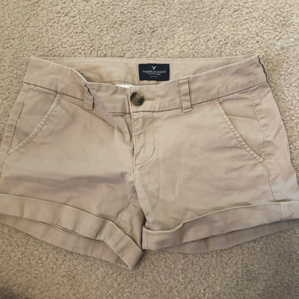 American Eagle tan midi shorts sz 0